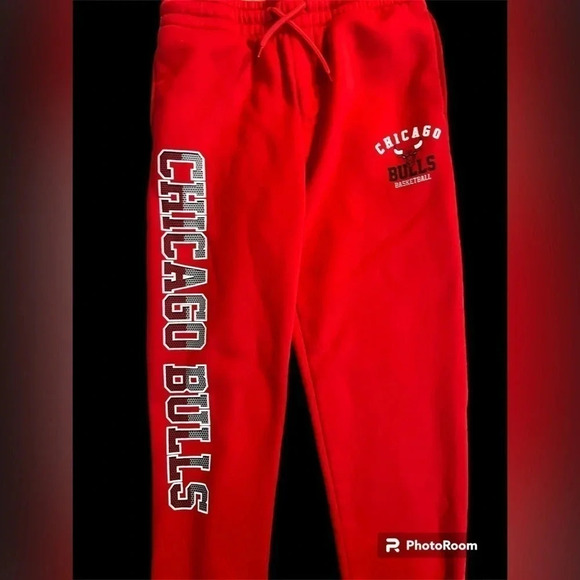 Chicago Bulls kids sweatpants Size 14-16 (Large) - Picture 1 of 4